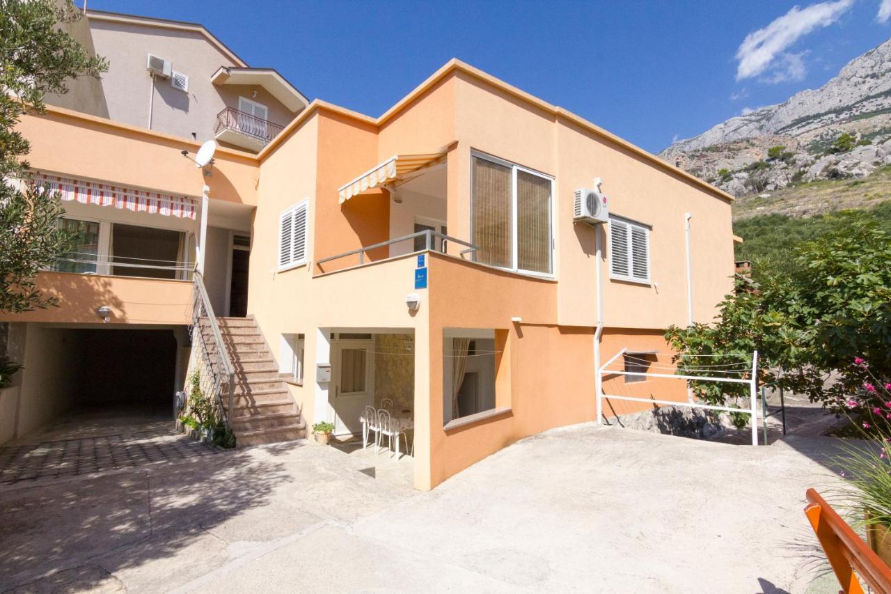 Apartamento Apartman Vulic Tučepi Exterior foto