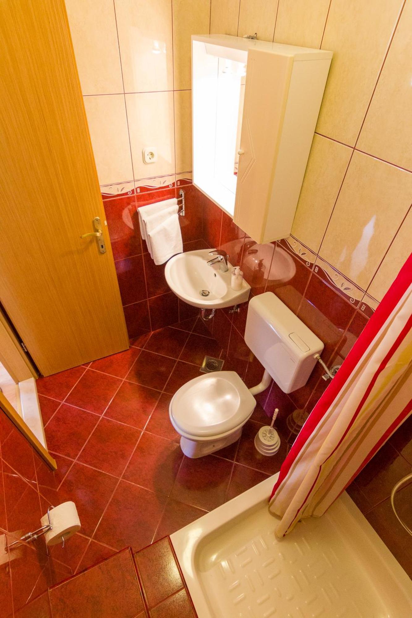 Apartamento Apartman Vulic Tučepi Exterior foto